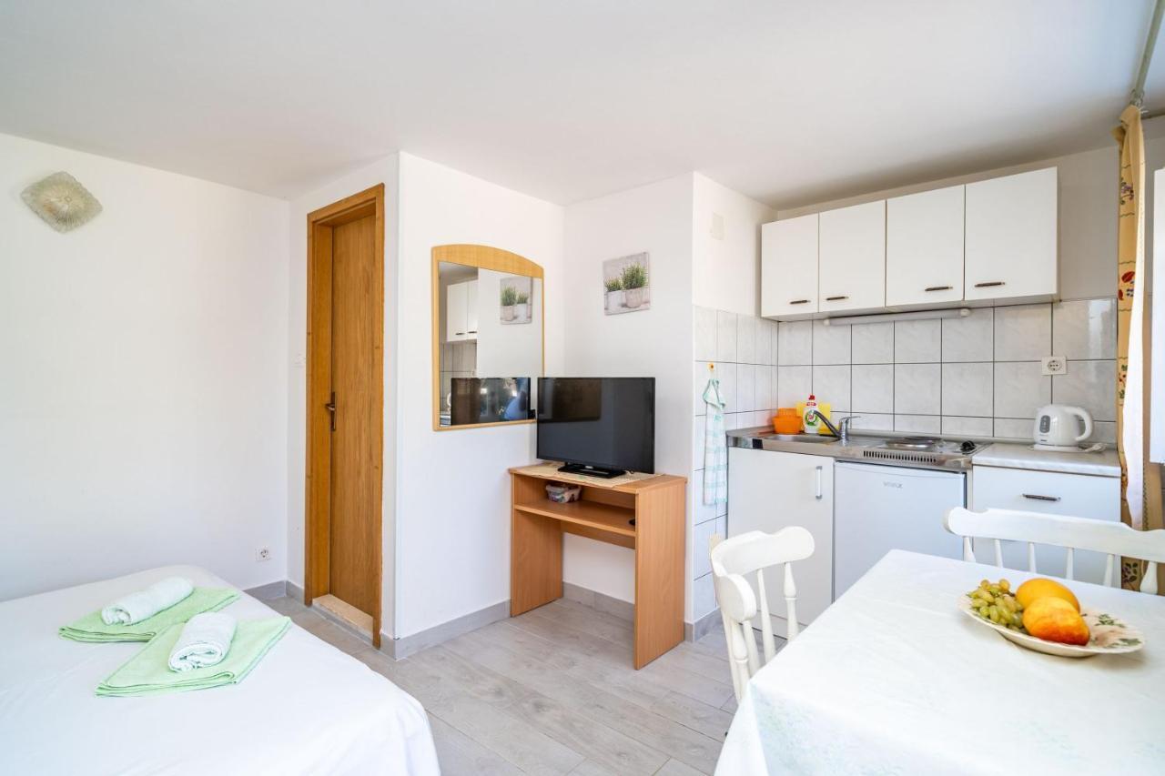 Apartments Lidija ザトン エクステリア 写真