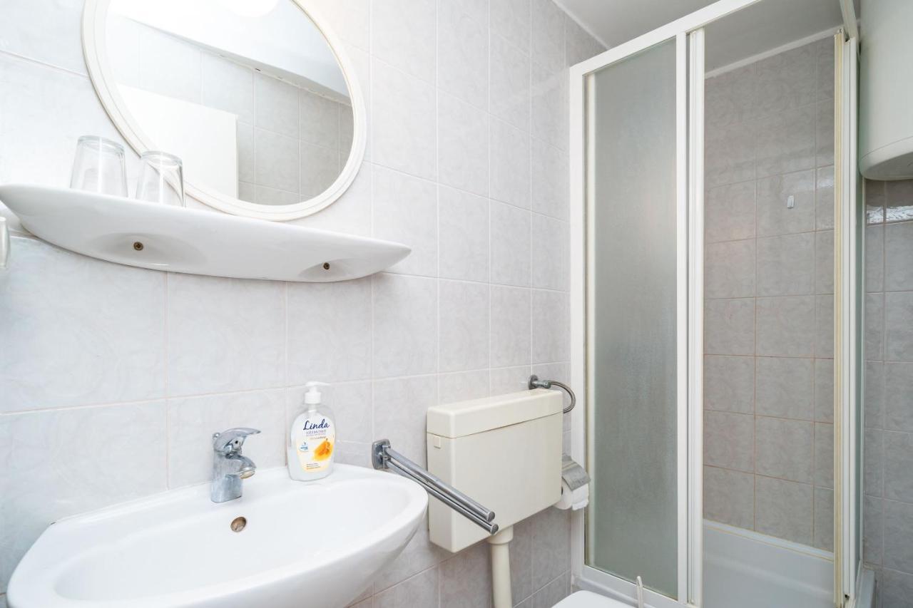Apartments Lidija ザトン エクステリア 写真